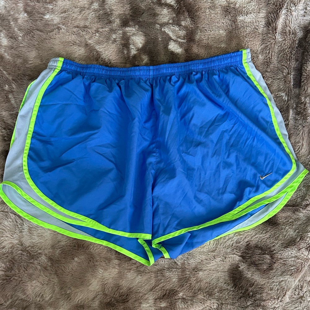 Nike Women’s Dri-FIT Tempo Short